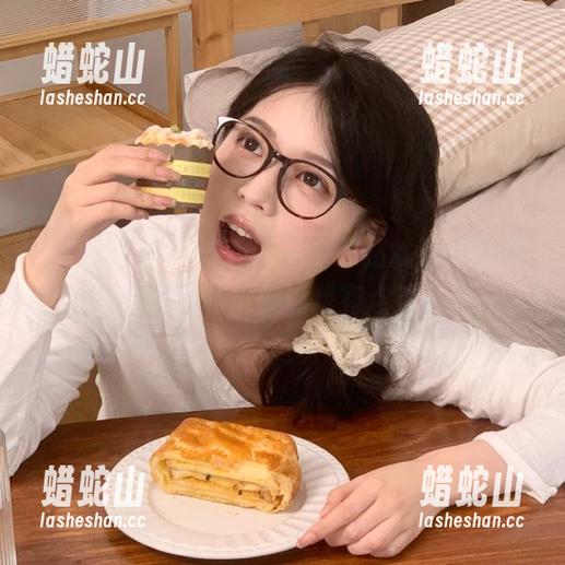 17吃瓜，一进网站就沉迷的那种，网址的乡村小路让我有点迷失方向。