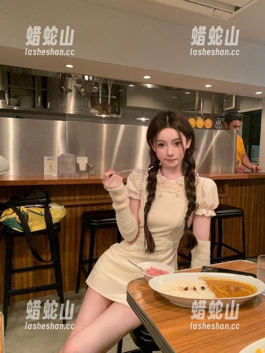 51爆料网 手机里突然多了一堆51爆料网的“收藏”,这是要变成聊天界的江湖人物吗?