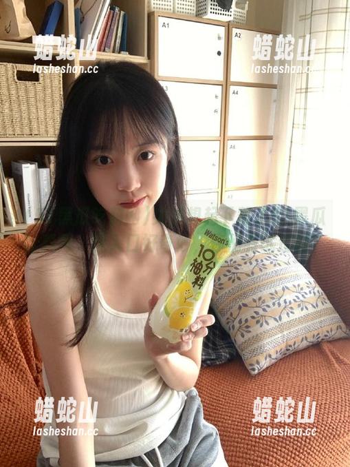 51黑瓜吃料网 突然想起下载了51黑瓜吃料网,这入口好奇妙,你们有试过吗?