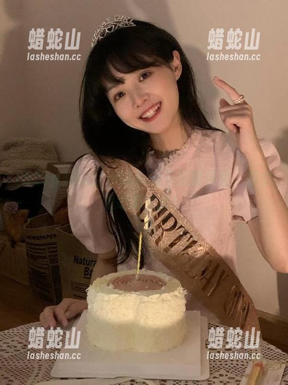 哈哈！用52cg下载蹭热度，你也是吃瓜大师！