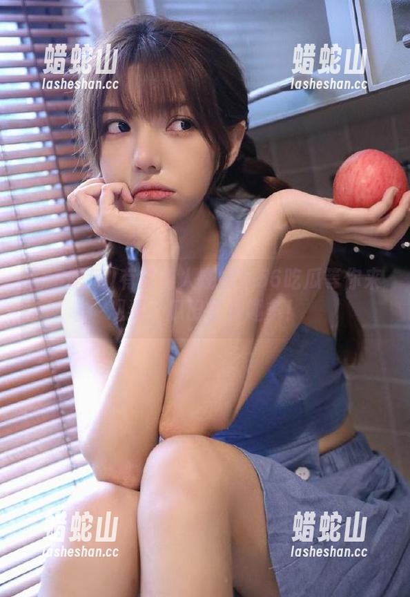 56吃瓜 有没有人在线?56吃瓜等你来观看,瓜田里乐趣多!