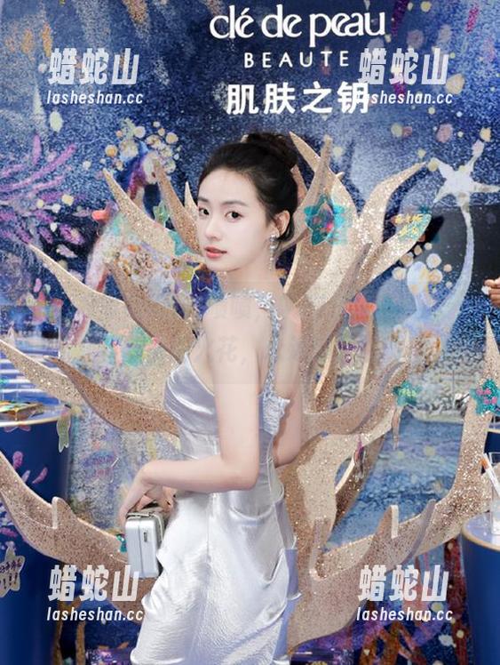 啧啧，“718黑瓜吃料”，这群人的火花，永远都是吸睛！