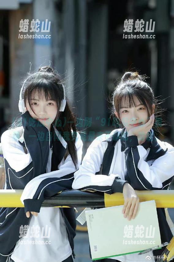 一边刷“91吃瓜中心”视频，一边自问我究竟是来干嘛的，哈哈。