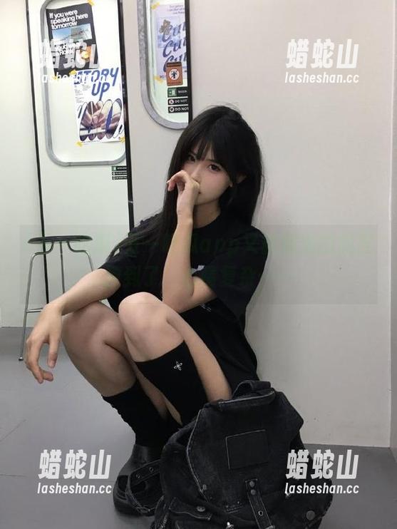 五一吃瓜app又被娜娜的流言撩到了，心情复杂……