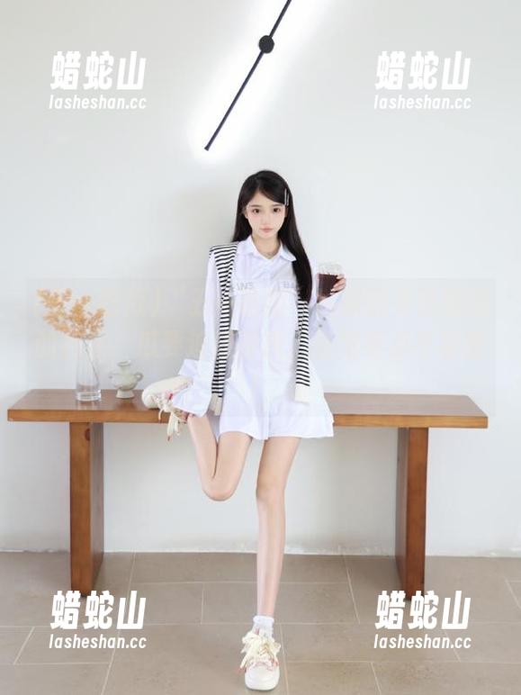 五一吃瓜 “五一吃瓜”姑娘们关注娜娜的视频,瓜要追还要扒,感觉有点不靠谱!