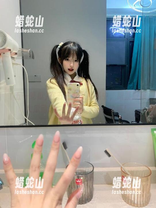 五一吃瓜 在五一吃瓜视频中,跟紧最新大瓜动态,不要被抛到一边哦!
