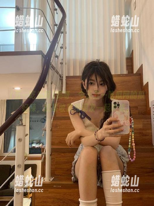 妈呀，今天五一吃瓜网的瓜好辣，赶紧收藏和朋友一起瞧瞧。