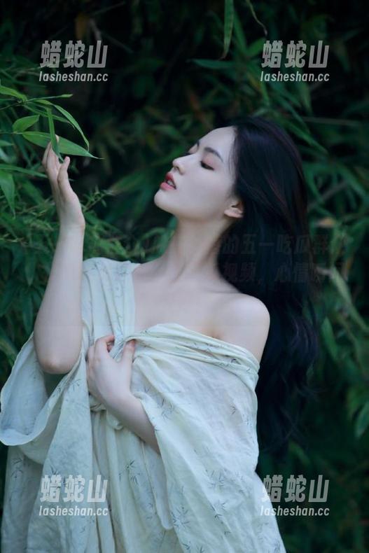 五一吃瓜群众 躲在角落的五一吃瓜群众,快来收藏这组今日吃瓜视频,心情瞬间变好!
