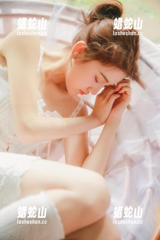 吃瓜91视频：别问我知识，我只想在这瓜田里吃个痛快！