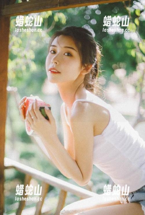 吃瓜中心 进了“517吃瓜中心”传送门,简单网聊变成无尽的瓜田!