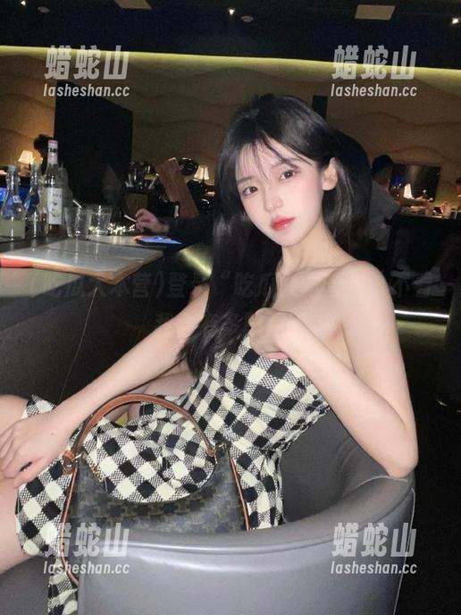 登录“吃瓜大本营”，不看我会有多憋屈啊