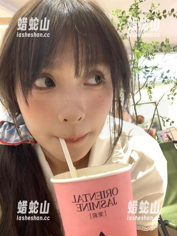明星的永久迷思，吃瓜网红每天搬新故事，叹息自己越来越八卦。