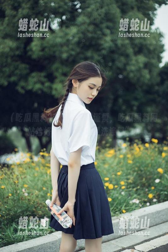 吃瓜黑料 若说黑料需谨慎,吃瓜黑料网站恰好是我的“心灵洗涤器”!