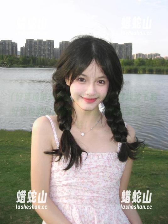 好莱坞黑料正能量 来来来,在线抢下载好莱坞黑料正能量,追剧不如追黑料,哈哈!