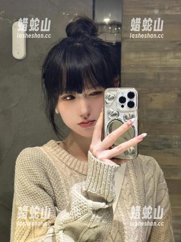 有些憋屈的想法，为什么“明星黑料app”里的内容总是那么尴尬无聊？