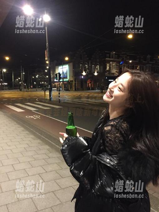 泛舟在“每日黑料”线路上，看看会碰到啥新奇的瓜？