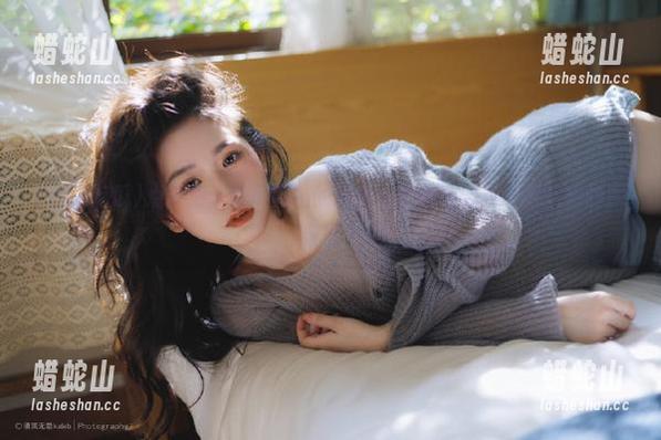 泡泡吃瓜 点击泡泡吃瓜网站的网页,仿佛在翻阅一份欢乐的糖果雨!