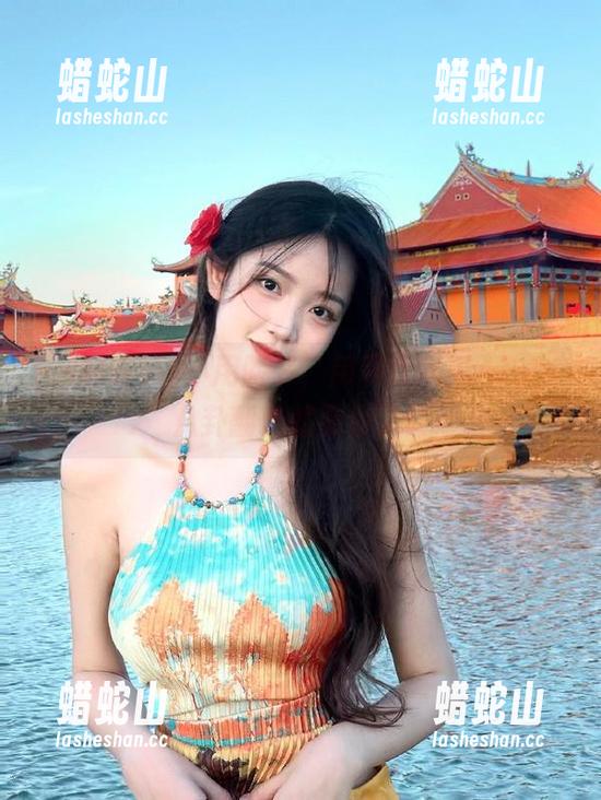 网曝吃瓜 不用脸书,用网曝吃瓜APP!八卦翻倍就靠你了!