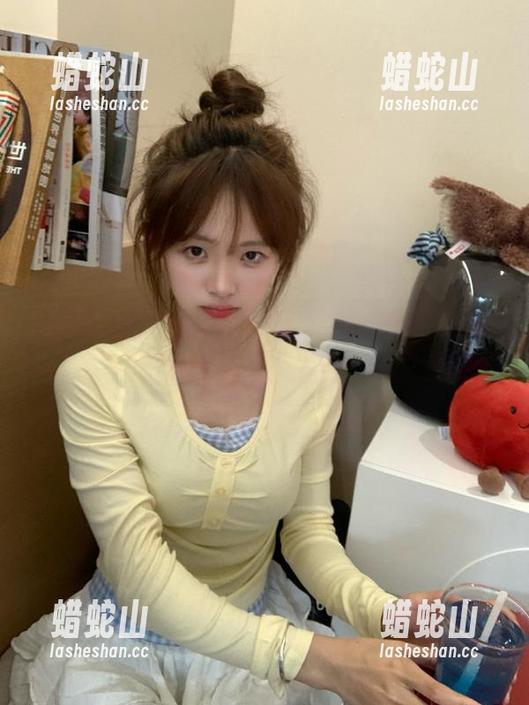 网曝吃瓜 鼻尖碰着瓜皮,快来登录网曝吃瓜,深情“品尝”!