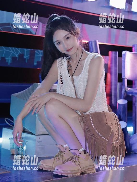 美女黑料网 来来来,下载美女黑料网,前方高能,辣眼睛警报已开启!
