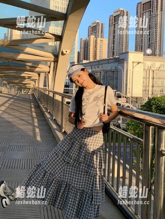 黑哥扒料 不想落后?赶紧下载黑哥扒料苹果版,逆袭吃瓜达人!