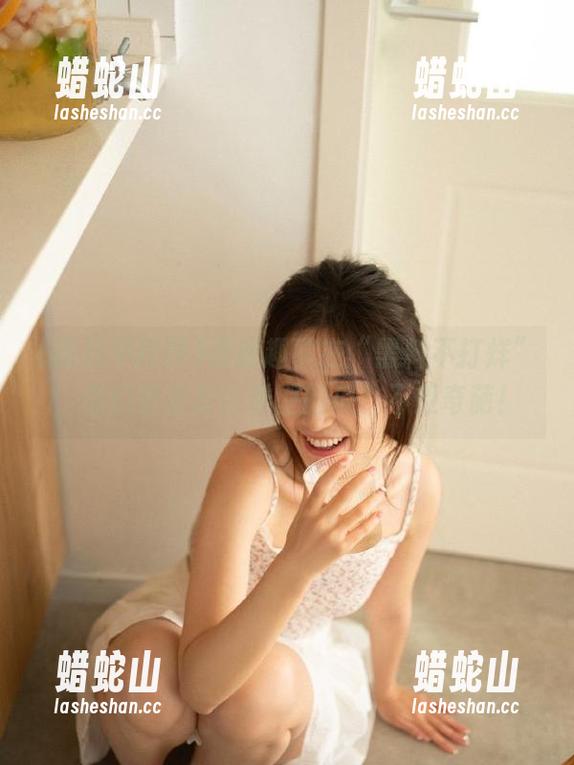 黑料不打烊 最新趣事在“黑料不打烊”,你们更喜欢啥类型的瓜?不乏奇葩!