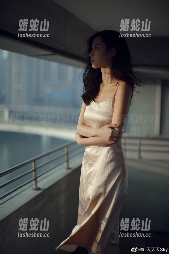 51fun黑料不打烊直达2025，带你一路吃瓜，不怕跌倒哦！