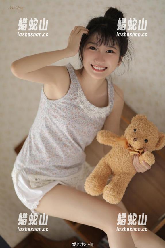 在黑料不打烊官网上，正能量是必须的，毕竟黑暗中留点光嘛！