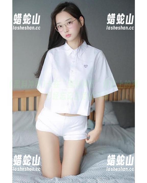 黑料冲哥 卡在“黑料冲哥”网站上的我,已经忘记生活的真谛