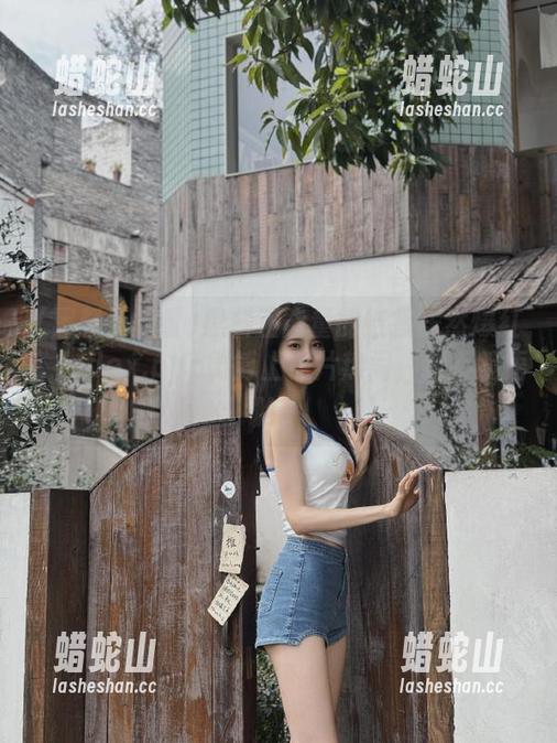 黑料正能量 黑料正能量的链接居然爆红,index.php微博上一片热闹,我不禁捂脸。