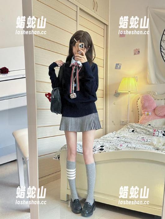 昨晚在网页上看到TOP黑料正能量，感觉自己都快跌下沙发了！