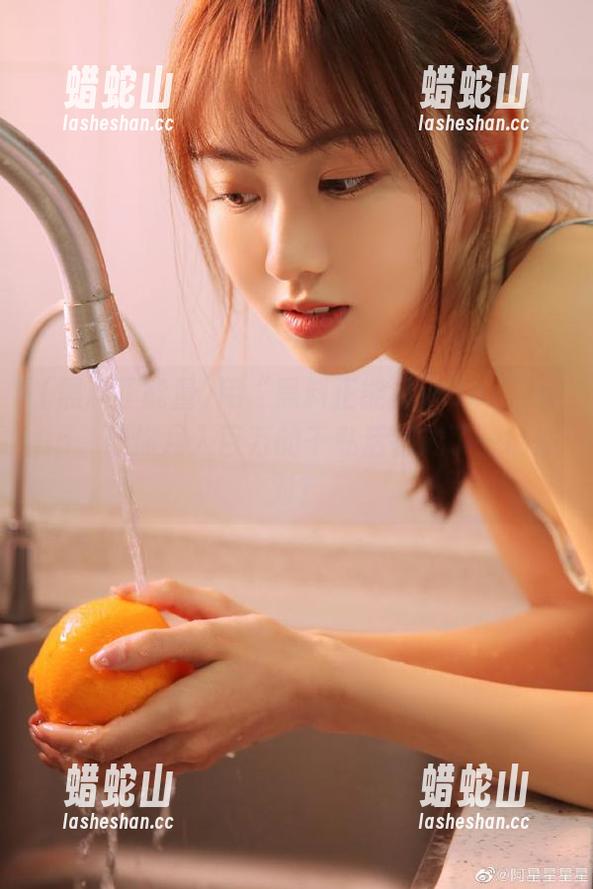 用“黑料正能量index”app，让你月入百万的干私活都成了一场派对？