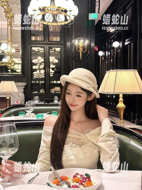 91黑料正能量：今天的免费瓜，味道就像过期牛奶，又让人欲罢不能！