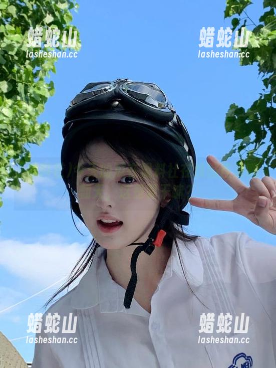 黑料社 今天的瓜在黑料社在线的首页嗨翻天,这是要干嘛?