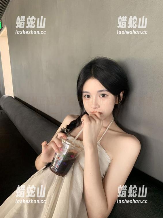 黑料社正能量 看黑料社正能量的观看直播,一个个瓜子嗑到嘴软!